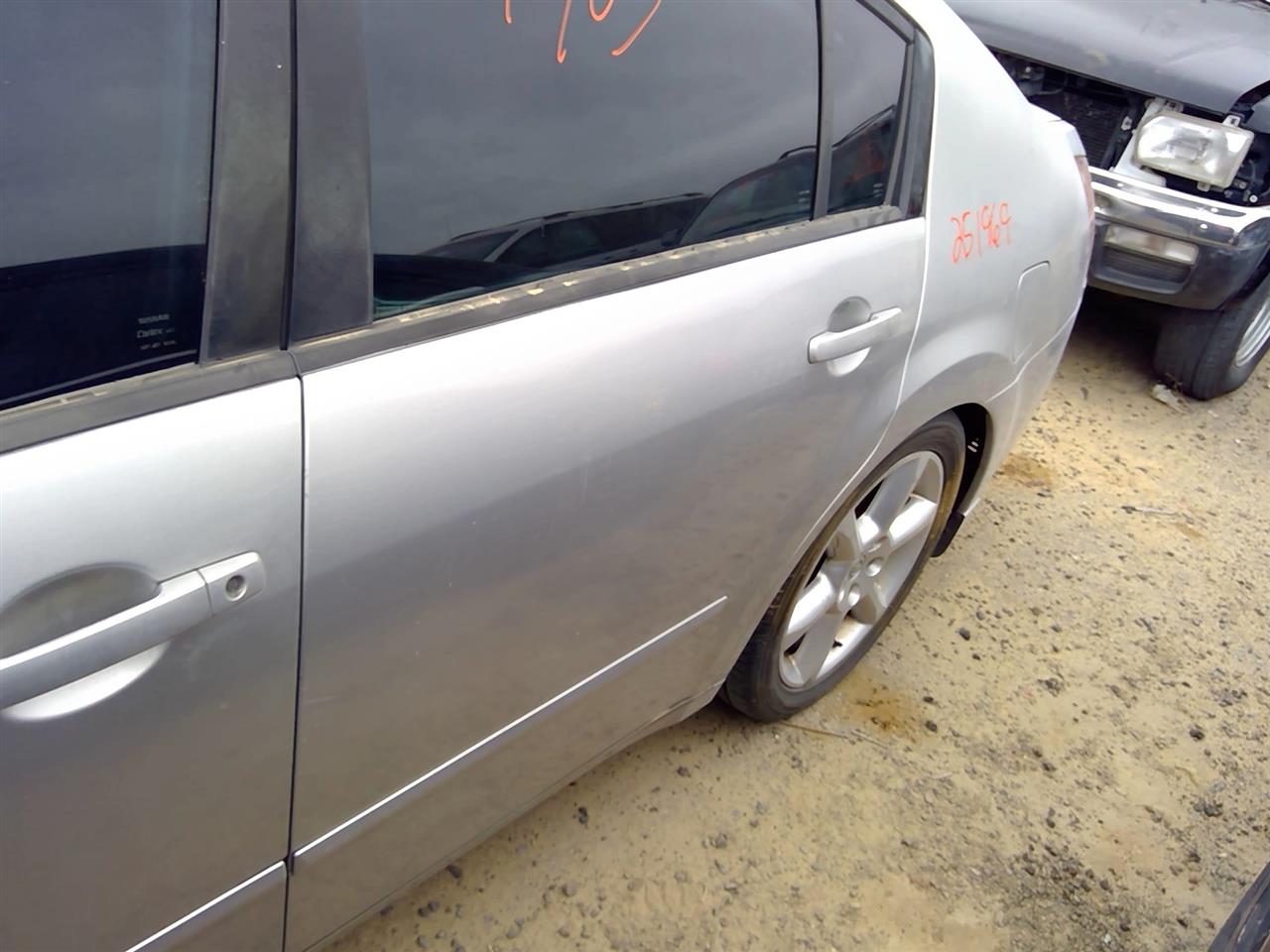 https://f005.backblazeb2.com/file/img-partshotlines-com/Inventory/SW52/Vehicle/21021_11.jpg