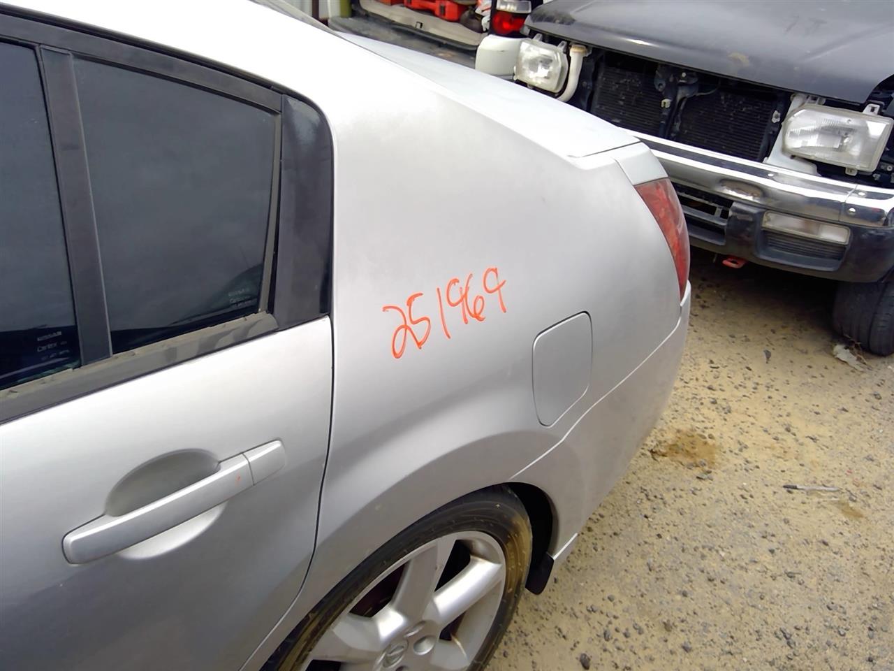 https://f005.backblazeb2.com/file/img-partshotlines-com/Inventory/SW52/Vehicle/21021_12.jpg