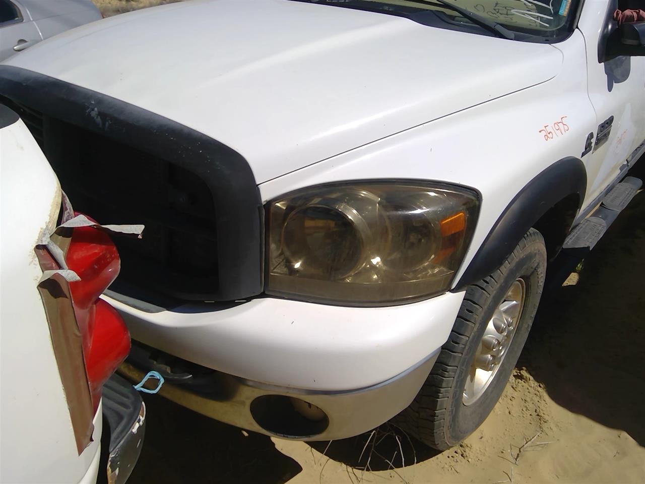 https://f005.backblazeb2.com/file/img-partshotlines-com/Inventory/SW52/Vehicle/21027_07.jpg