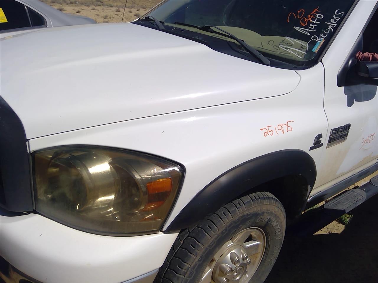 https://f005.backblazeb2.com/file/img-partshotlines-com/Inventory/SW52/Vehicle/21027_08.jpg