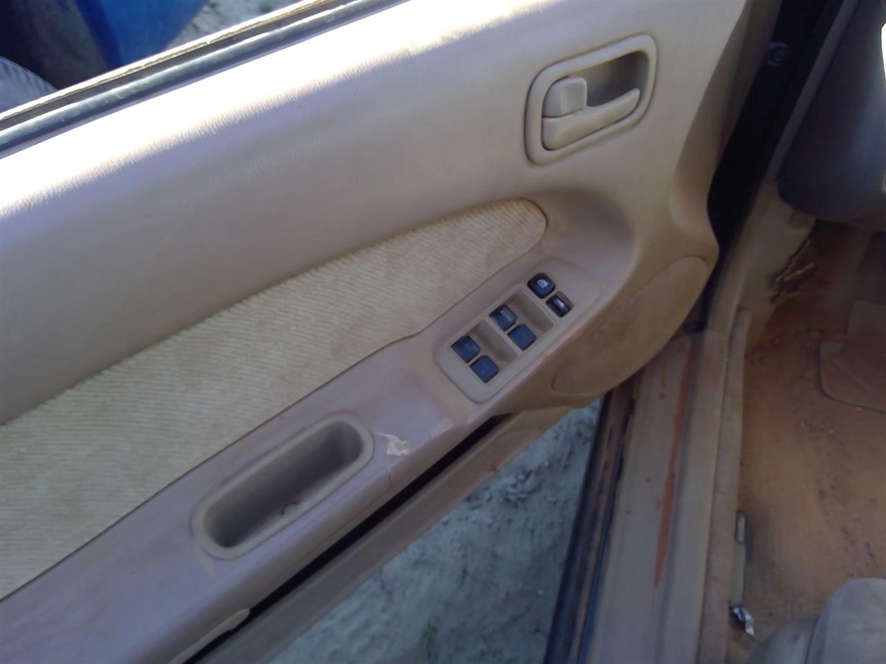 https://f005.backblazeb2.com/file/img-partshotlines-com/Inventory/SW52/Vehicle/21045_02.jpg