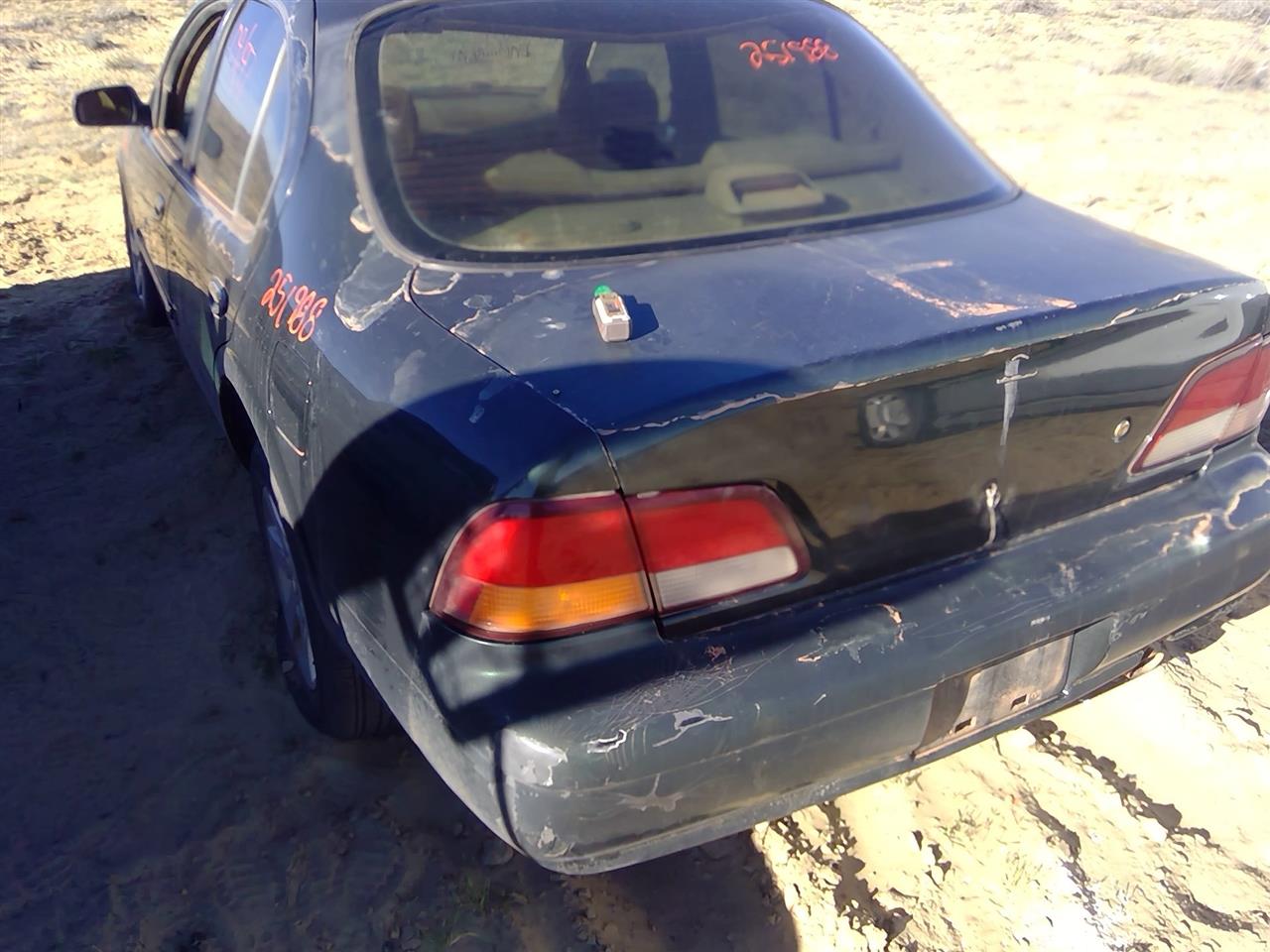 https://f005.backblazeb2.com/file/img-partshotlines-com/Inventory/SW52/Vehicle/21045_13.jpg