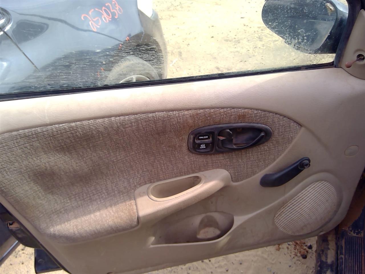 https://f005.backblazeb2.com/file/img-partshotlines-com/Inventory/SW52/Vehicle/21059_02.jpg