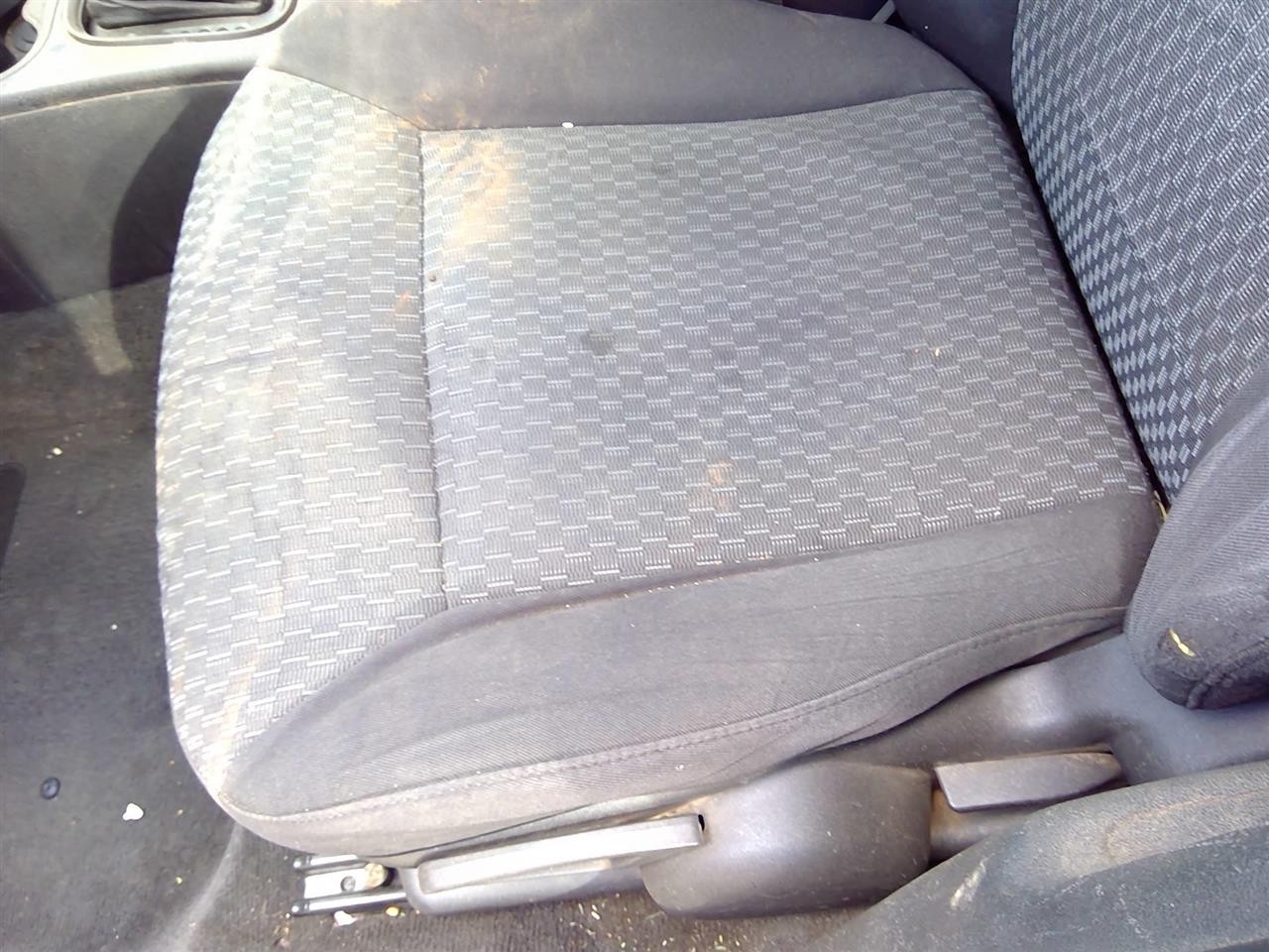 https://f005.backblazeb2.com/file/img-partshotlines-com/Inventory/SW52/Vehicle/21060_03.jpg
