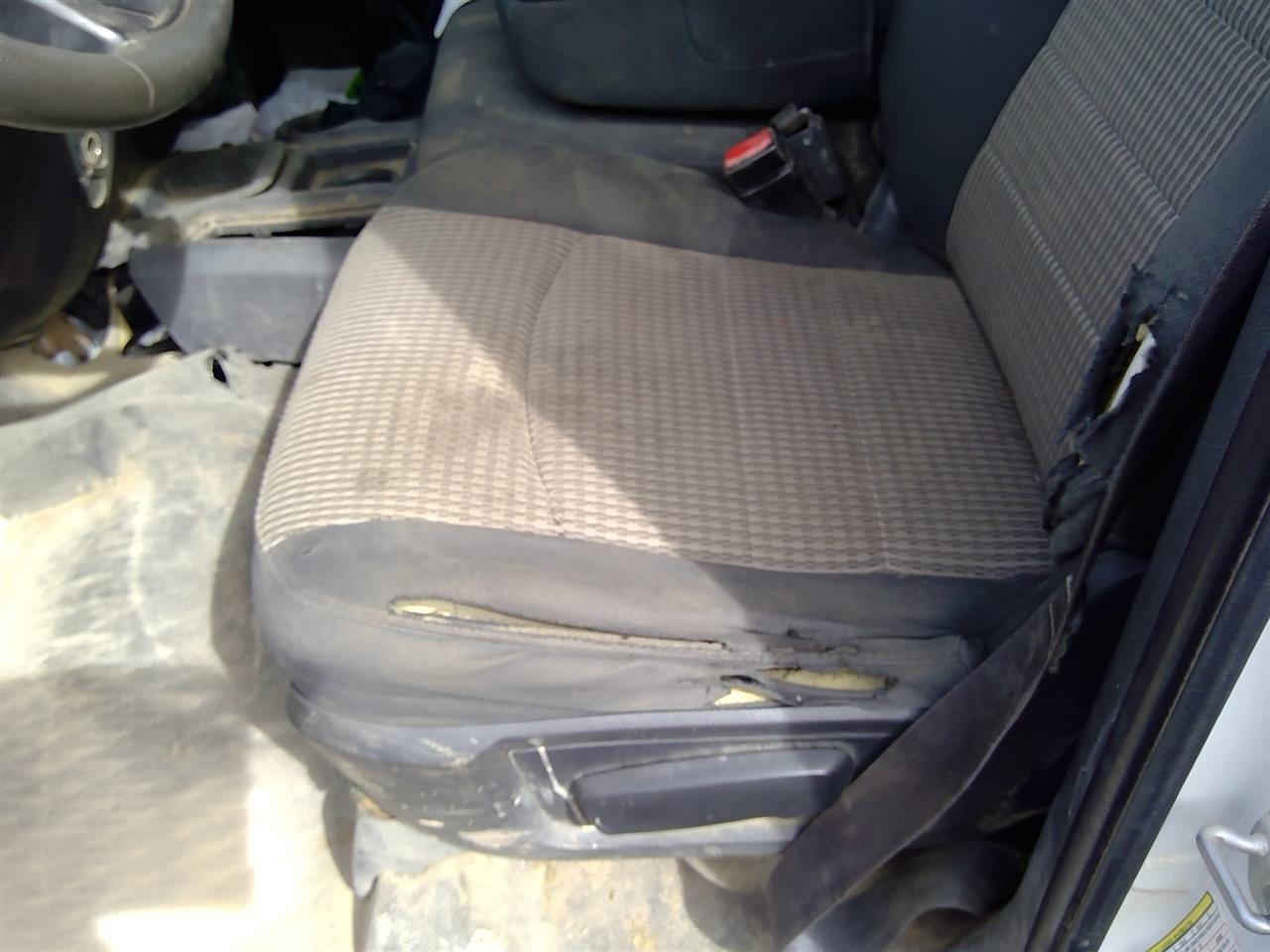 https://f005.backblazeb2.com/file/img-partshotlines-com/Inventory/SW52/Vehicle/21068_03.jpg