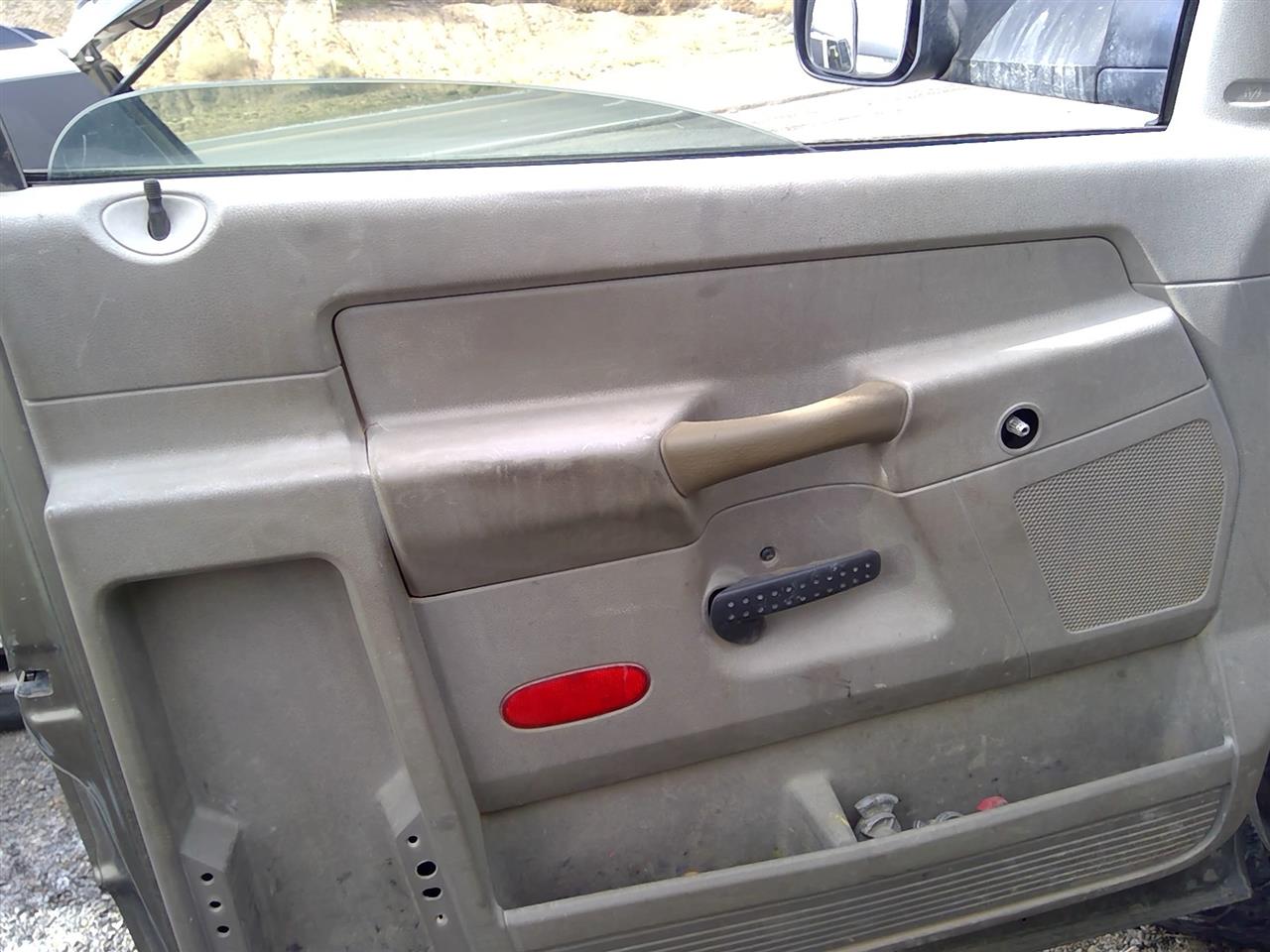 https://f005.backblazeb2.com/file/img-partshotlines-com/Inventory/SW52/Vehicle/21070_02.jpg
