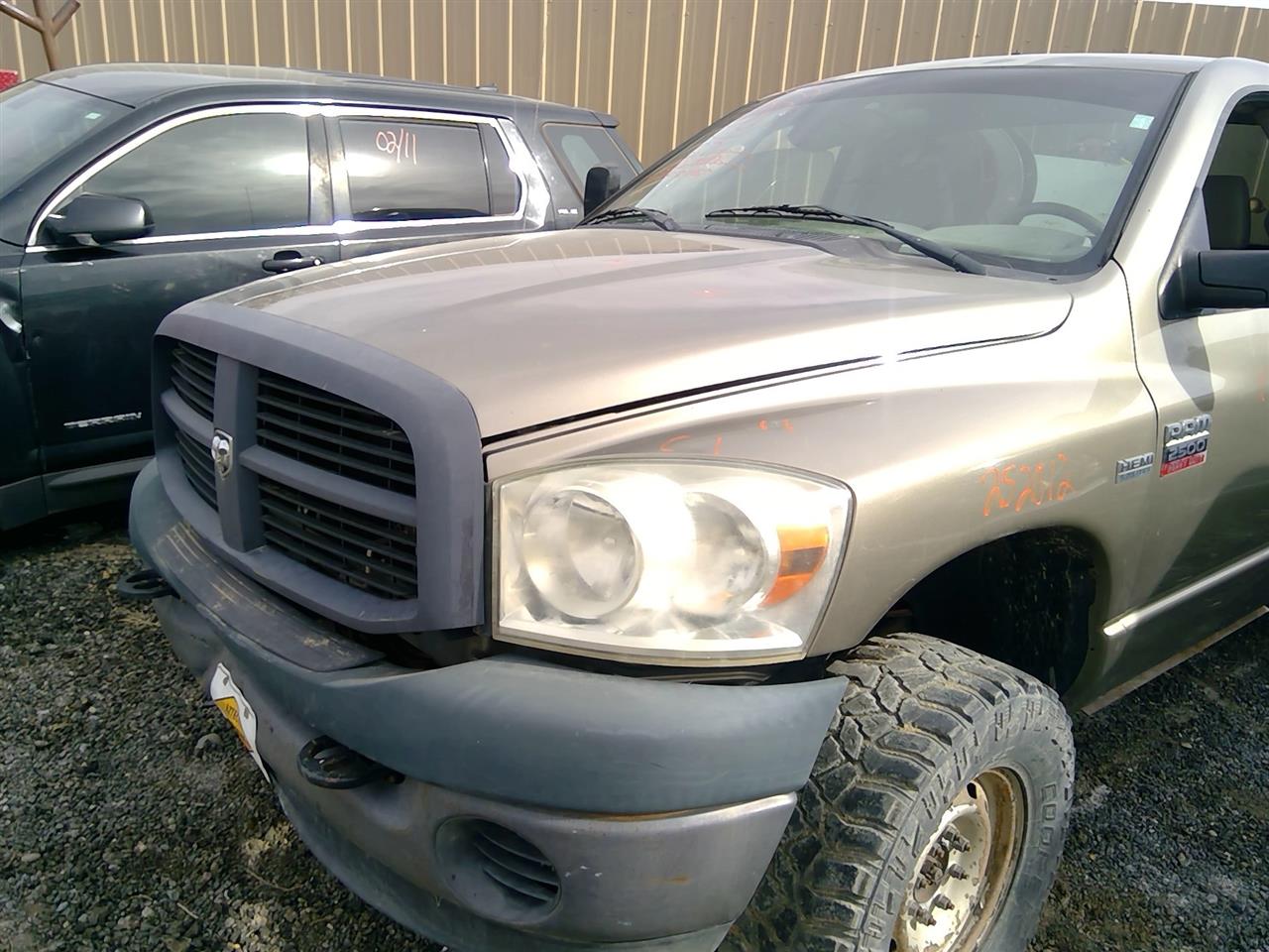https://f005.backblazeb2.com/file/img-partshotlines-com/Inventory/SW52/Vehicle/21070_08.jpg