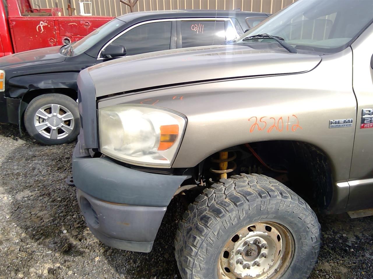 https://f005.backblazeb2.com/file/img-partshotlines-com/Inventory/SW52/Vehicle/21070_09.jpg