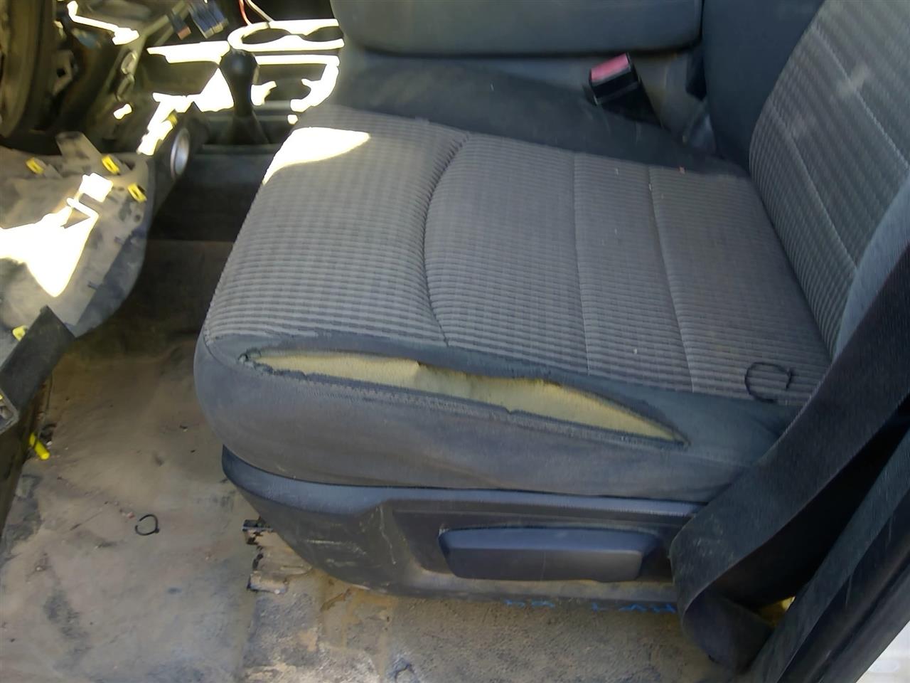 https://f005.backblazeb2.com/file/img-partshotlines-com/Inventory/SW52/Vehicle/21073_03.jpg