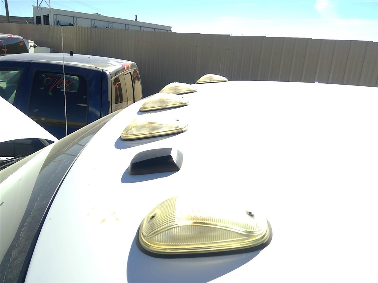 https://f005.backblazeb2.com/file/img-partshotlines-com/Inventory/SW52/Vehicle/21073_04.jpg