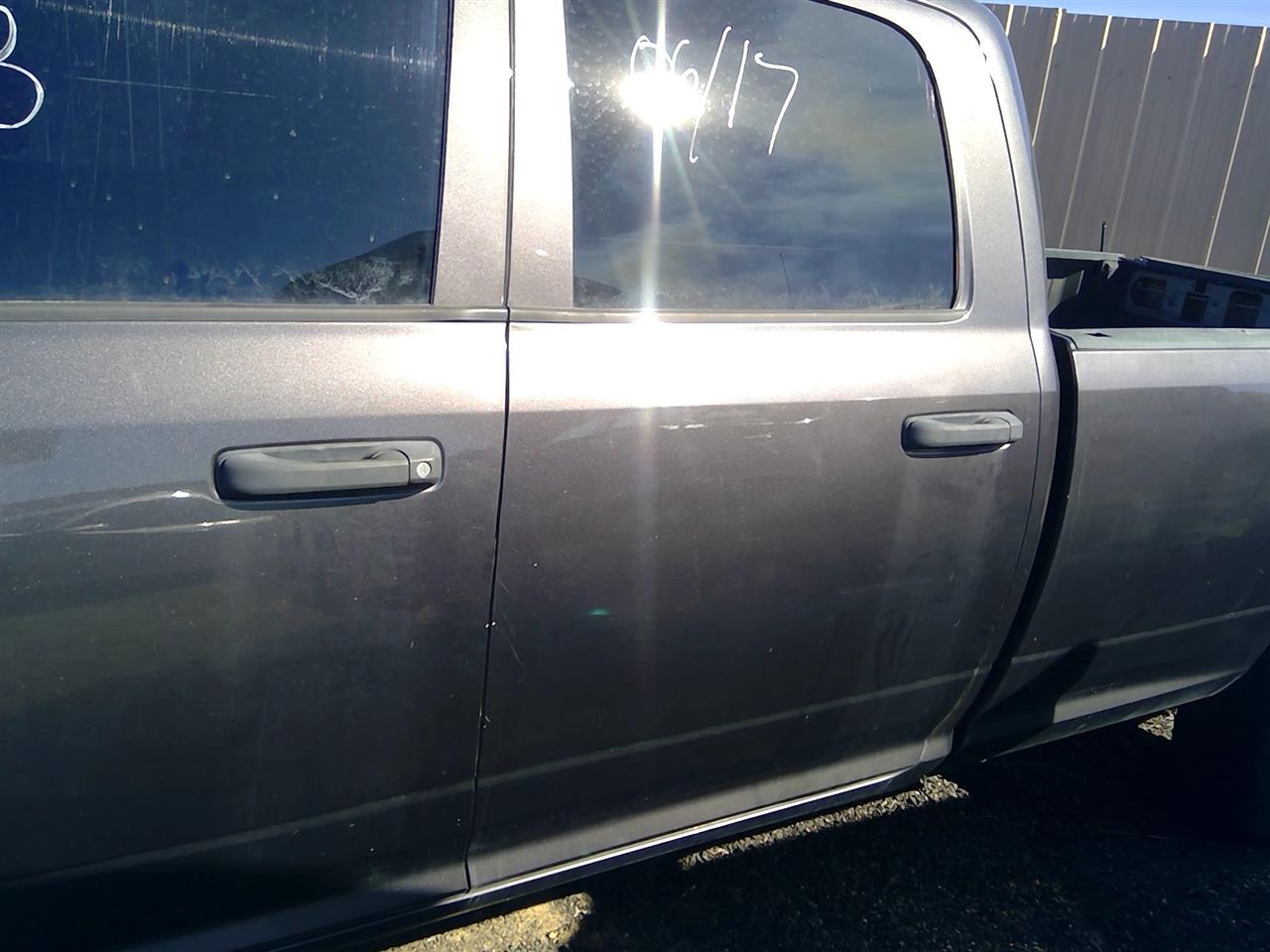 https://f005.backblazeb2.com/file/img-partshotlines-com/Inventory/SW52/Vehicle/21076_12.jpg