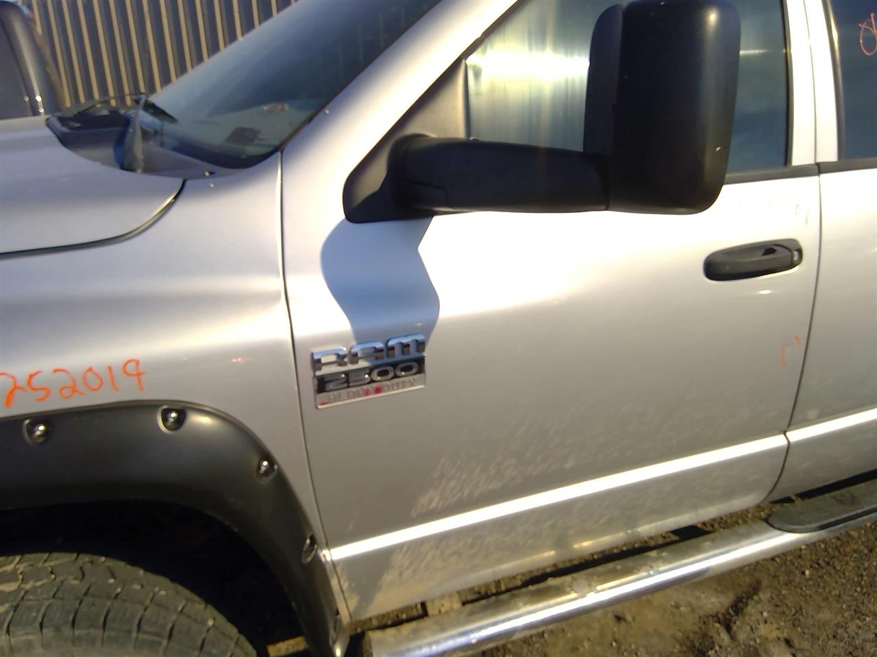https://f005.backblazeb2.com/file/img-partshotlines-com/Inventory/SW52/Vehicle/21077_10.jpg