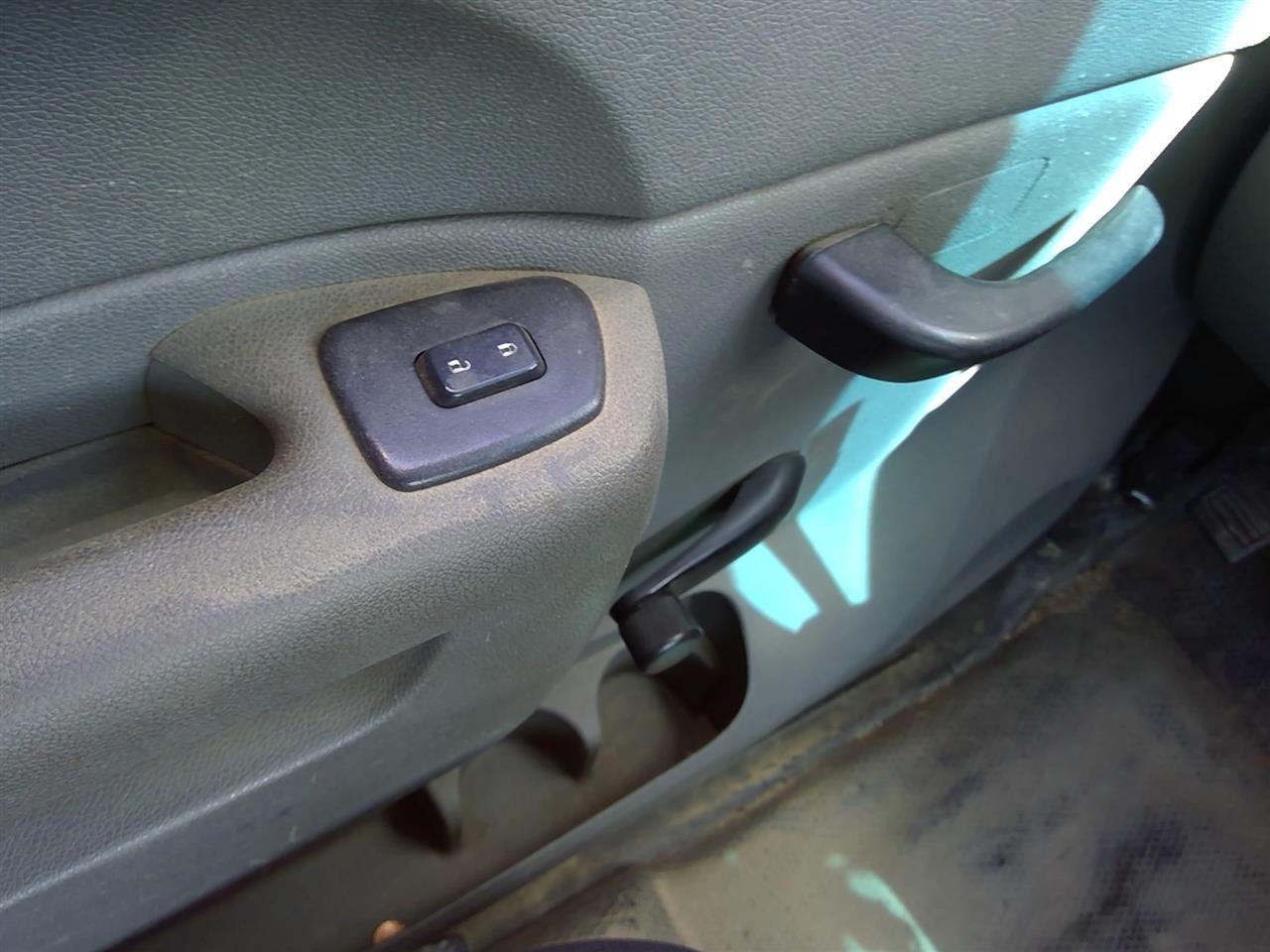 https://f005.backblazeb2.com/file/img-partshotlines-com/Inventory/SW52/Vehicle/21097_02.jpg