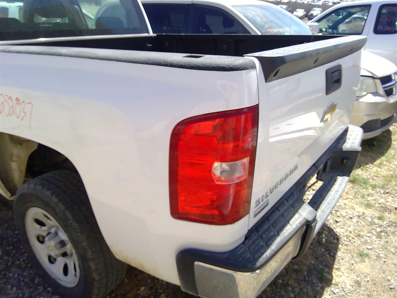 https://f005.backblazeb2.com/file/img-partshotlines-com/Inventory/SW52/Vehicle/21097_13.jpg