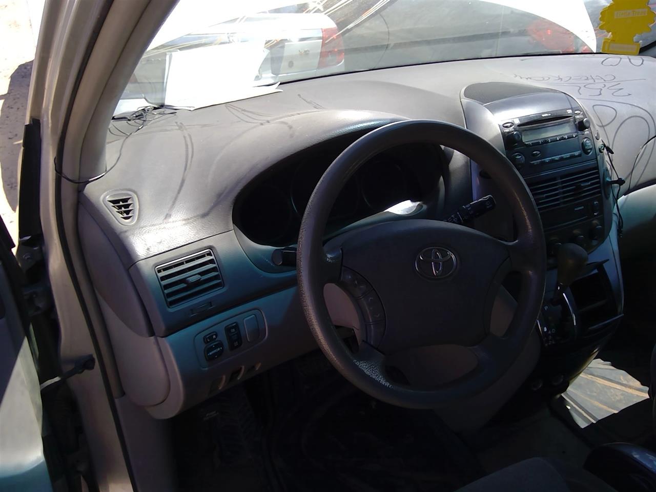 https://f005.backblazeb2.com/file/img-partshotlines-com/Inventory/SW52/Vehicle/21104_02.jpg
