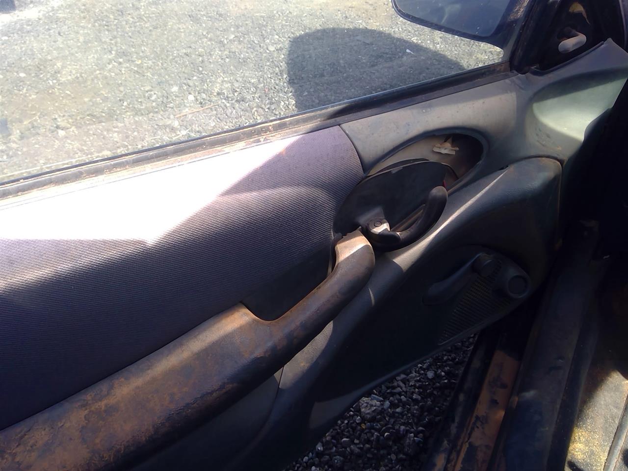 https://f005.backblazeb2.com/file/img-partshotlines-com/Inventory/SW52/Vehicle/21106_02.jpg