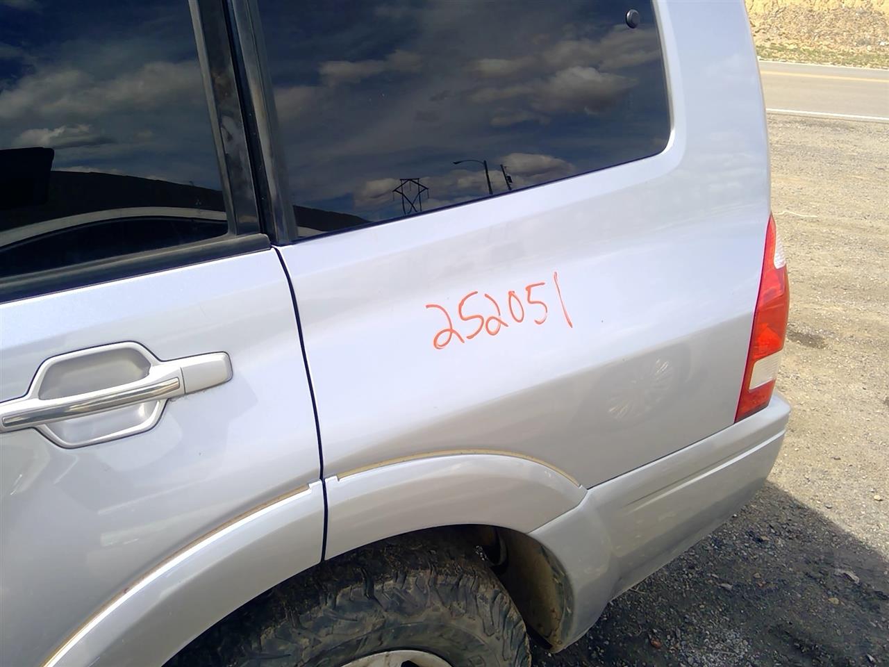 https://f005.backblazeb2.com/file/img-partshotlines-com/Inventory/SW52/Vehicle/21112_13.jpg