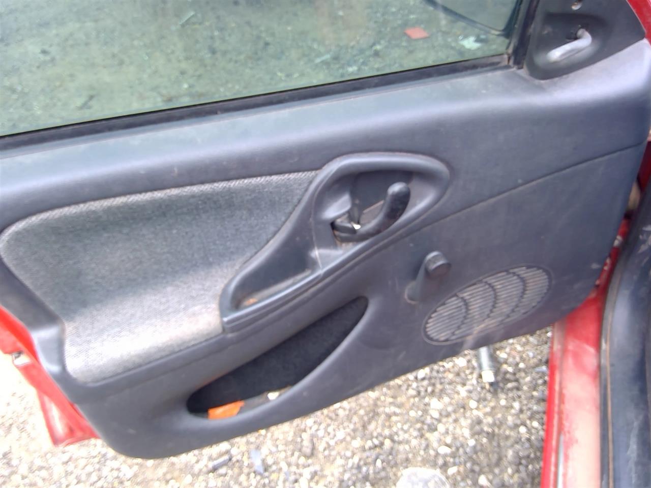 https://f005.backblazeb2.com/file/img-partshotlines-com/Inventory/SW52/Vehicle/21128_02.jpg