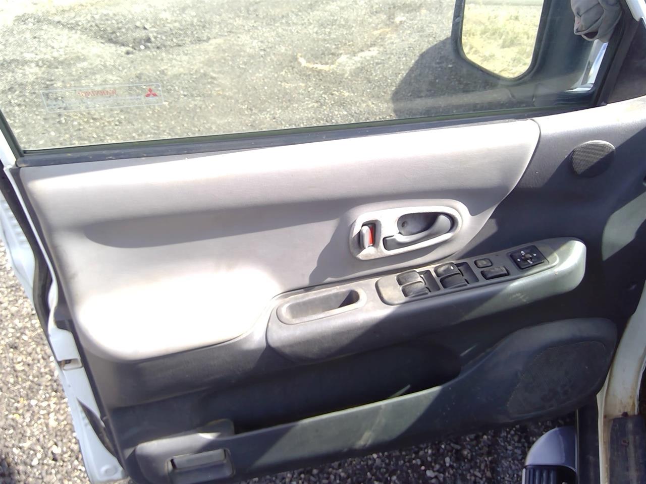https://f005.backblazeb2.com/file/img-partshotlines-com/Inventory/SW52/Vehicle/21142_02.jpg