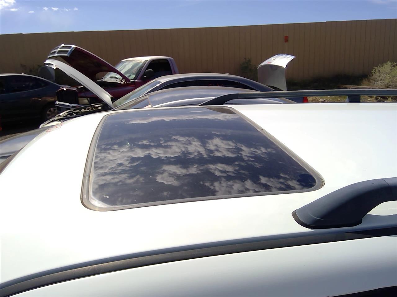 https://f005.backblazeb2.com/file/img-partshotlines-com/Inventory/SW52/Vehicle/21142_04.jpg