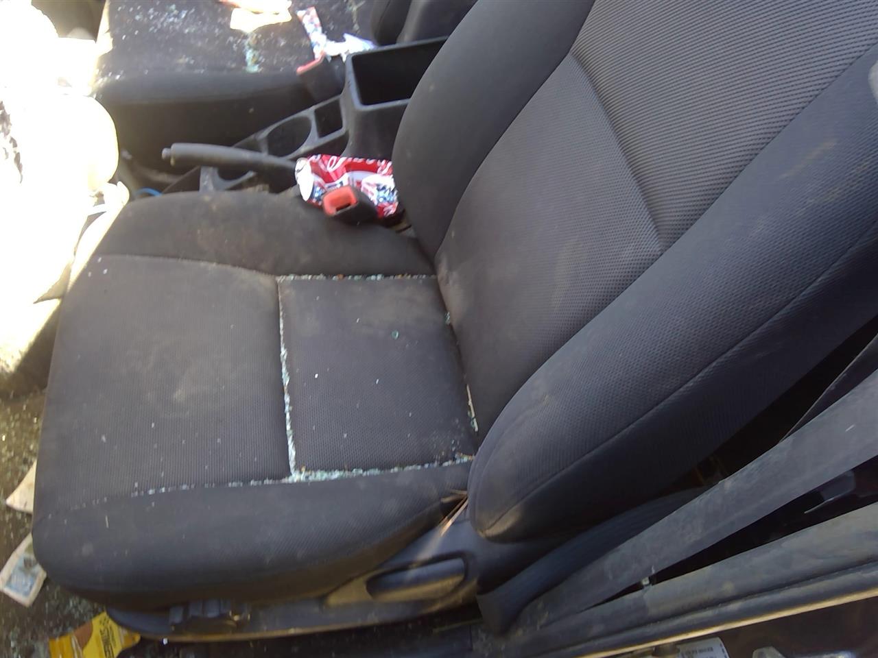 https://f005.backblazeb2.com/file/img-partshotlines-com/Inventory/SW52/Vehicle/21144_03.jpg