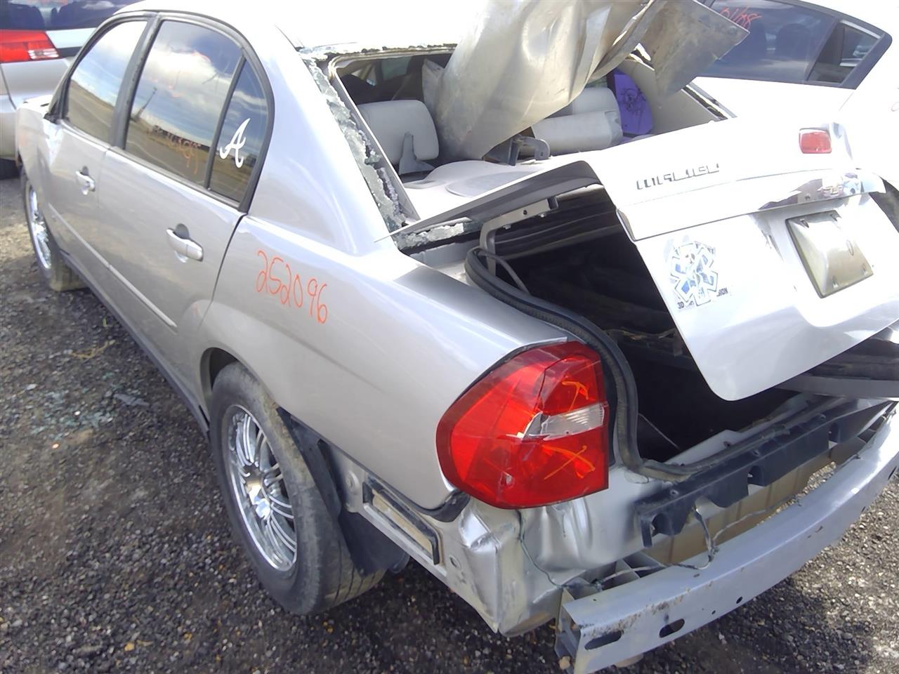 https://f005.backblazeb2.com/file/img-partshotlines-com/Inventory/SW52/Vehicle/21156_13.jpg