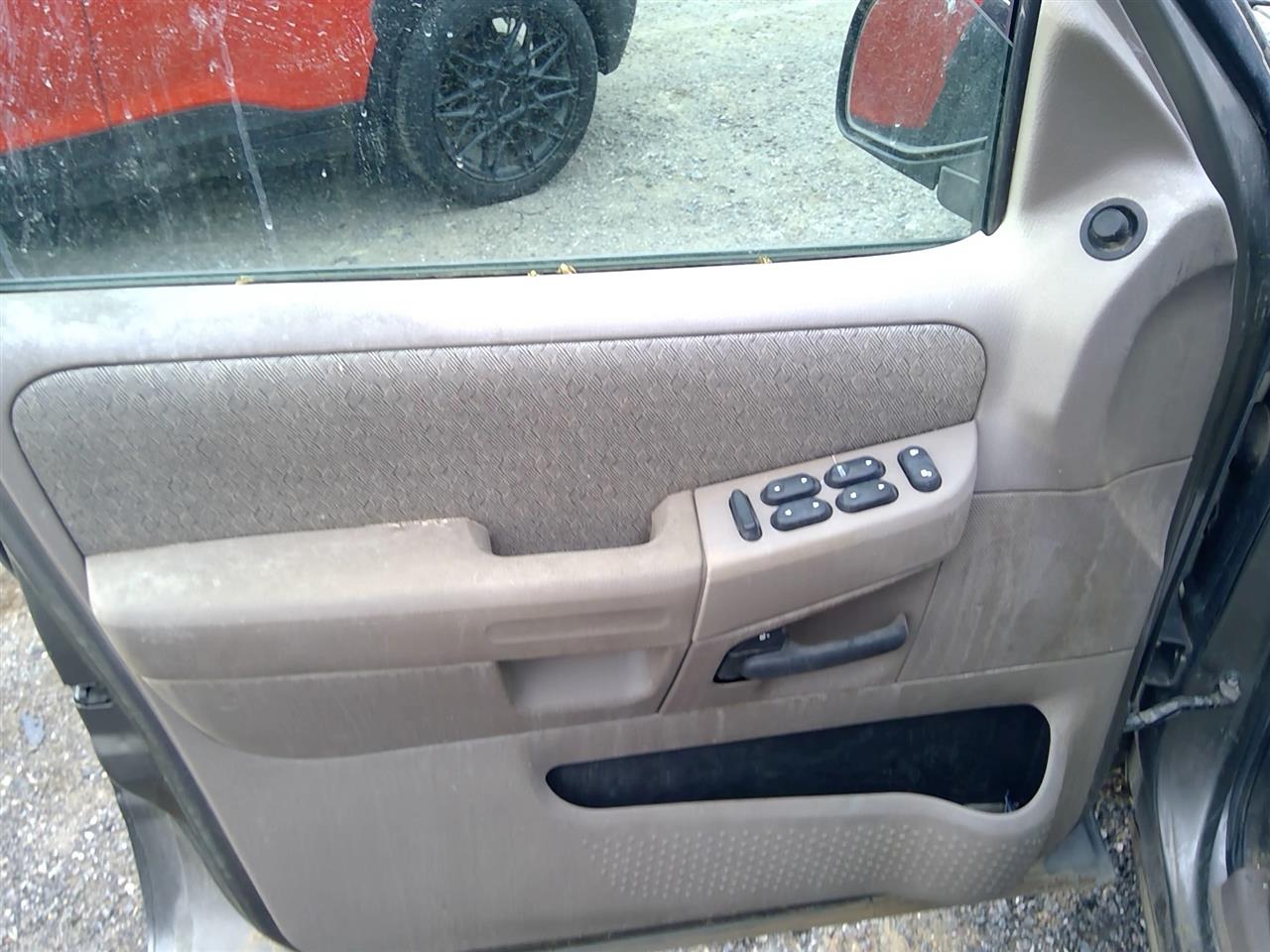 https://f005.backblazeb2.com/file/img-partshotlines-com/Inventory/SW52/Vehicle/21173_02.jpg