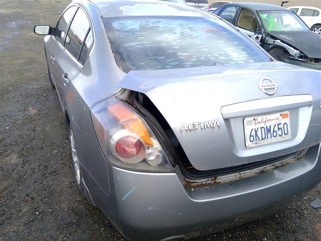 https://f005.backblazeb2.com/file/img-partshotlines-com/Inventory/SW52/Vehicle/21178_13.jpg