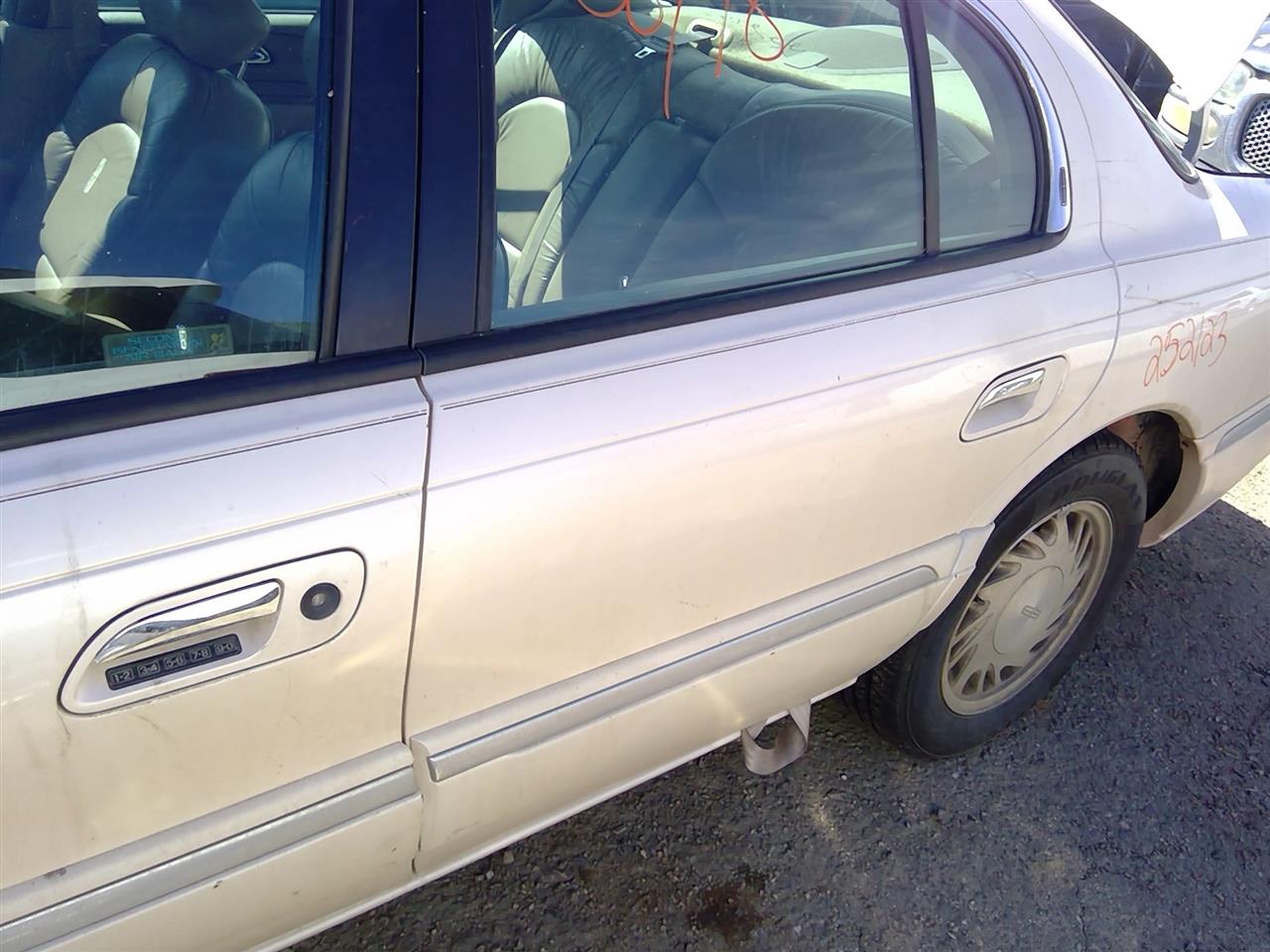 https://f005.backblazeb2.com/file/img-partshotlines-com/Inventory/SW52/Vehicle/21184_10.jpg