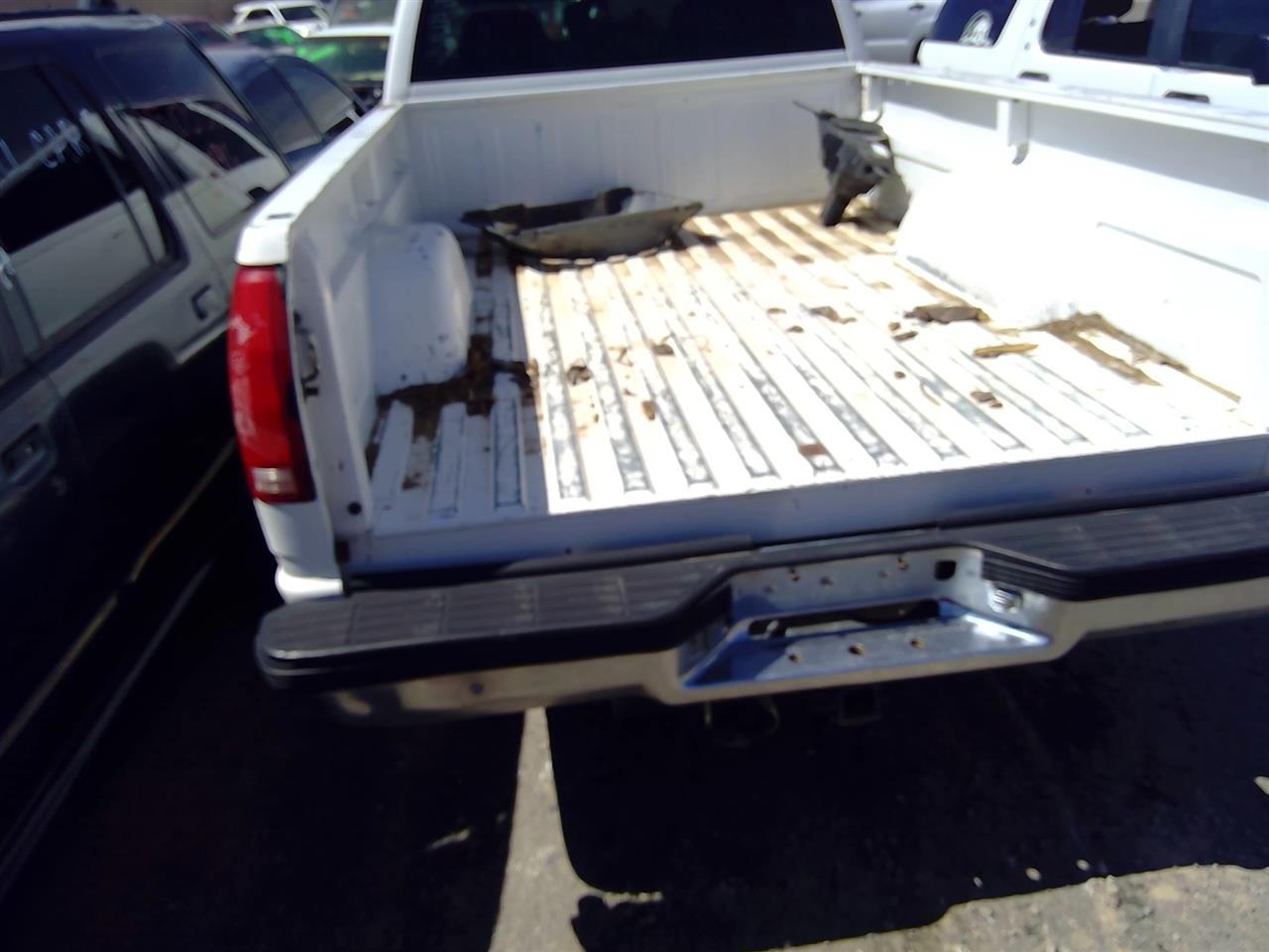 https://f005.backblazeb2.com/file/img-partshotlines-com/Inventory/SW52/Vehicle/21217_13.jpg