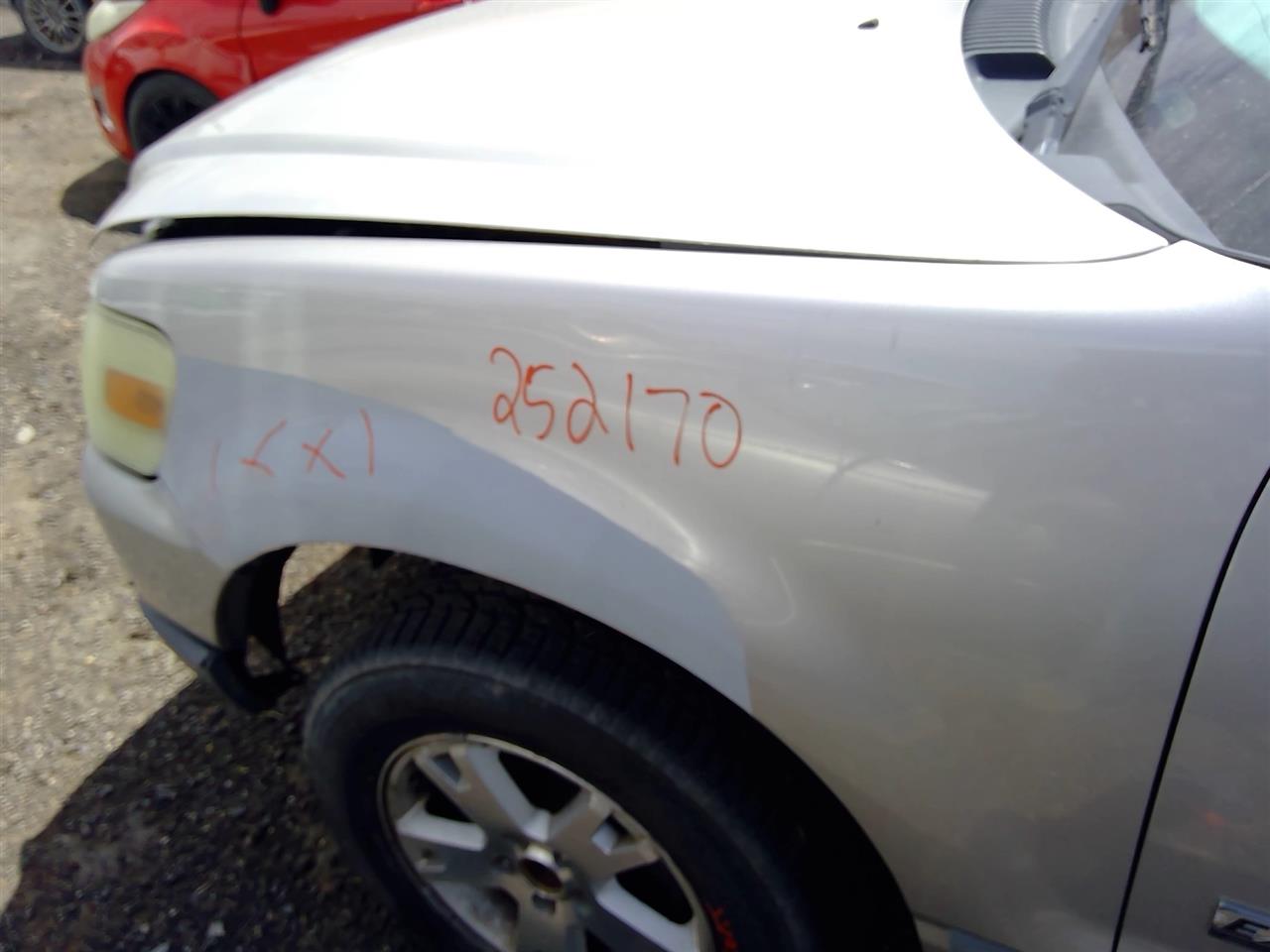 https://f005.backblazeb2.com/file/img-partshotlines-com/Inventory/SW52/Vehicle/21232_09.jpg