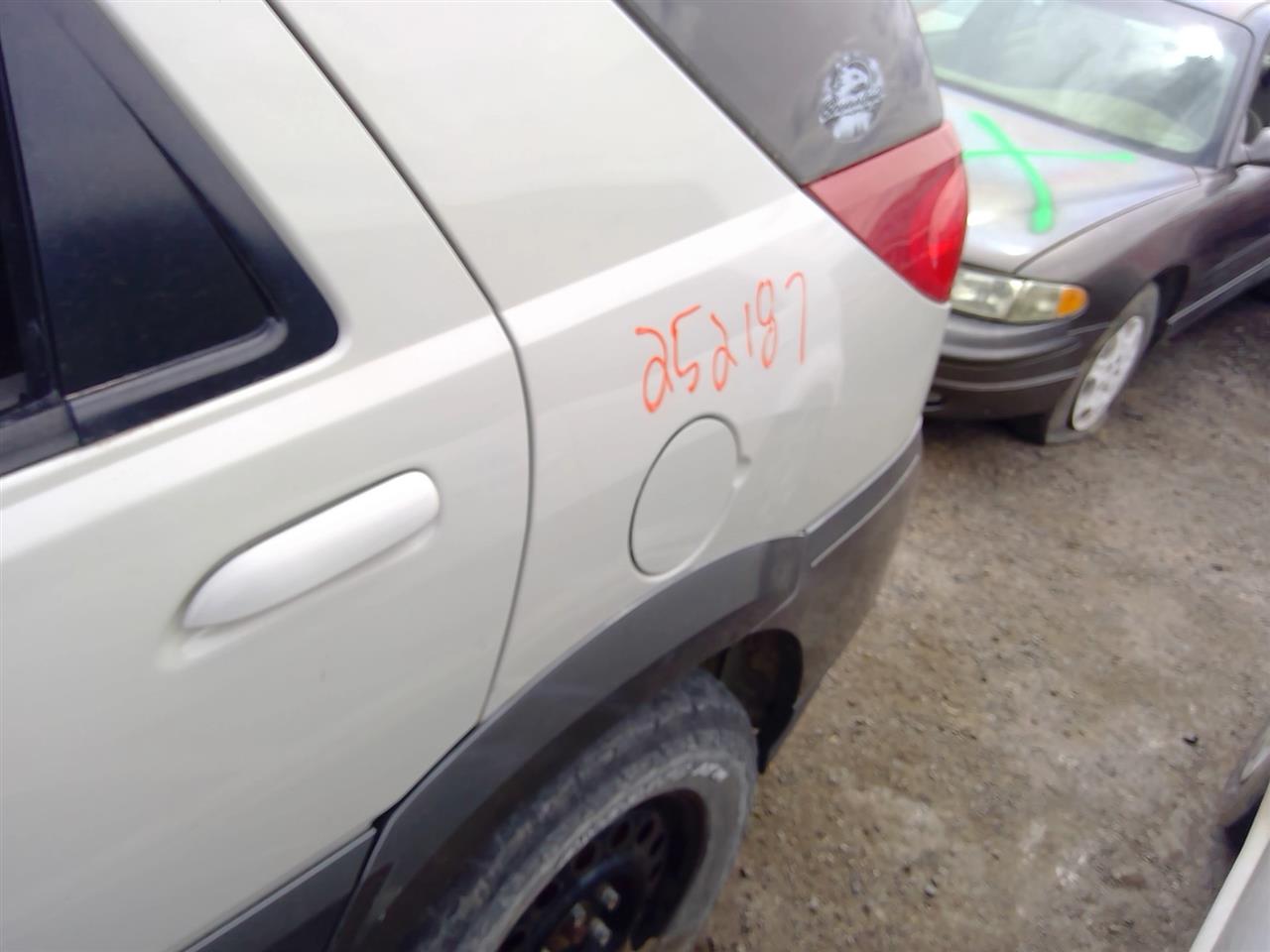 https://f005.backblazeb2.com/file/img-partshotlines-com/Inventory/SW52/Vehicle/21249_11.jpg
