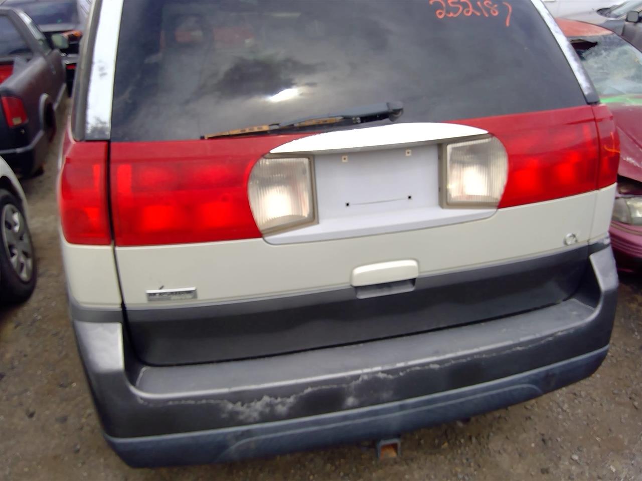 https://f005.backblazeb2.com/file/img-partshotlines-com/Inventory/SW52/Vehicle/21249_13.jpg