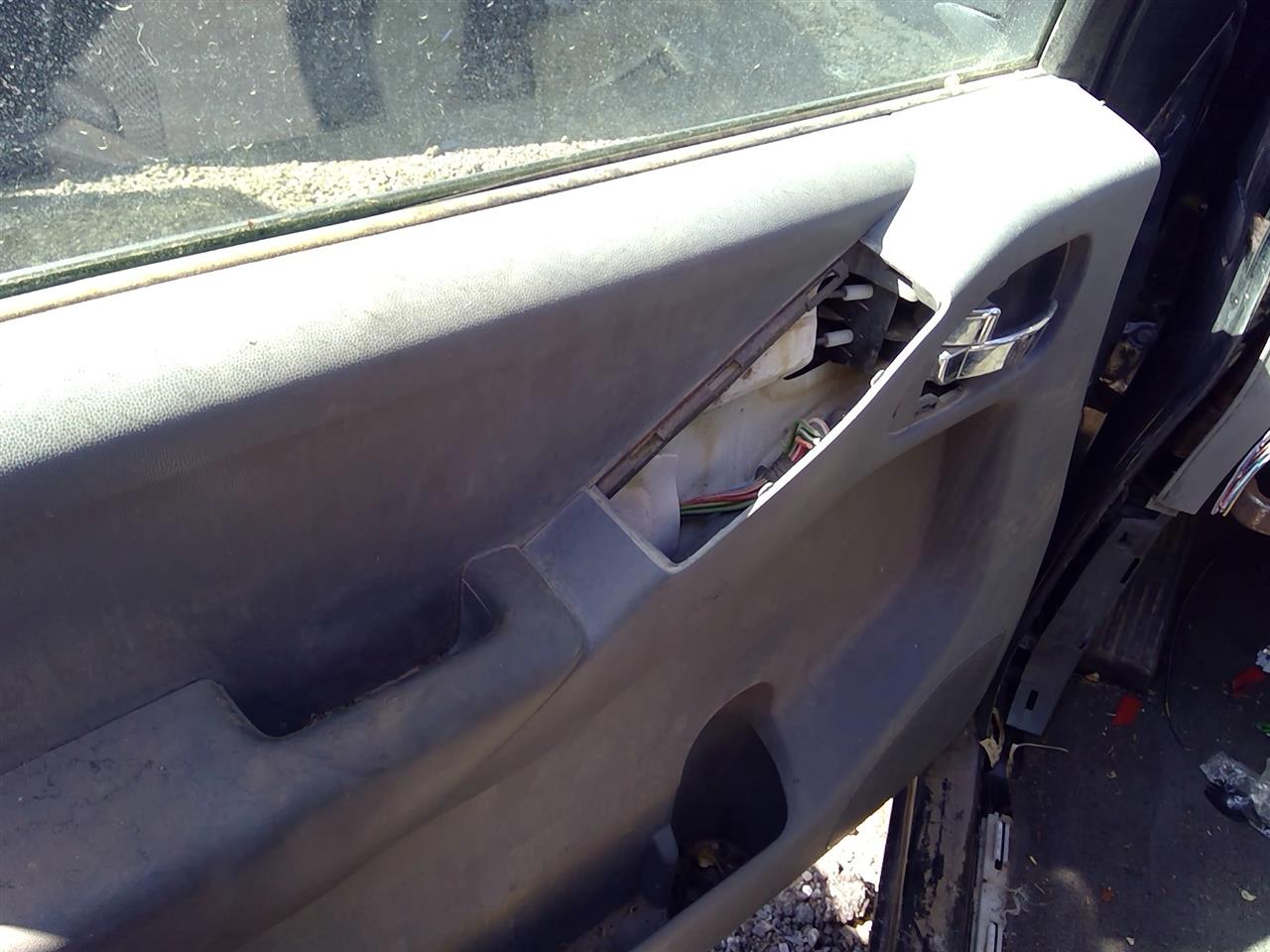 https://f005.backblazeb2.com/file/img-partshotlines-com/Inventory/SW52/Vehicle/21270_02.jpg
