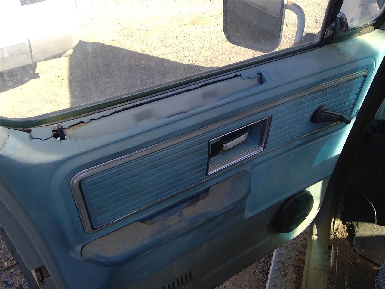 https://f005.backblazeb2.com/file/img-partshotlines-com/Inventory/SW52/Vehicle/21281_02.jpg