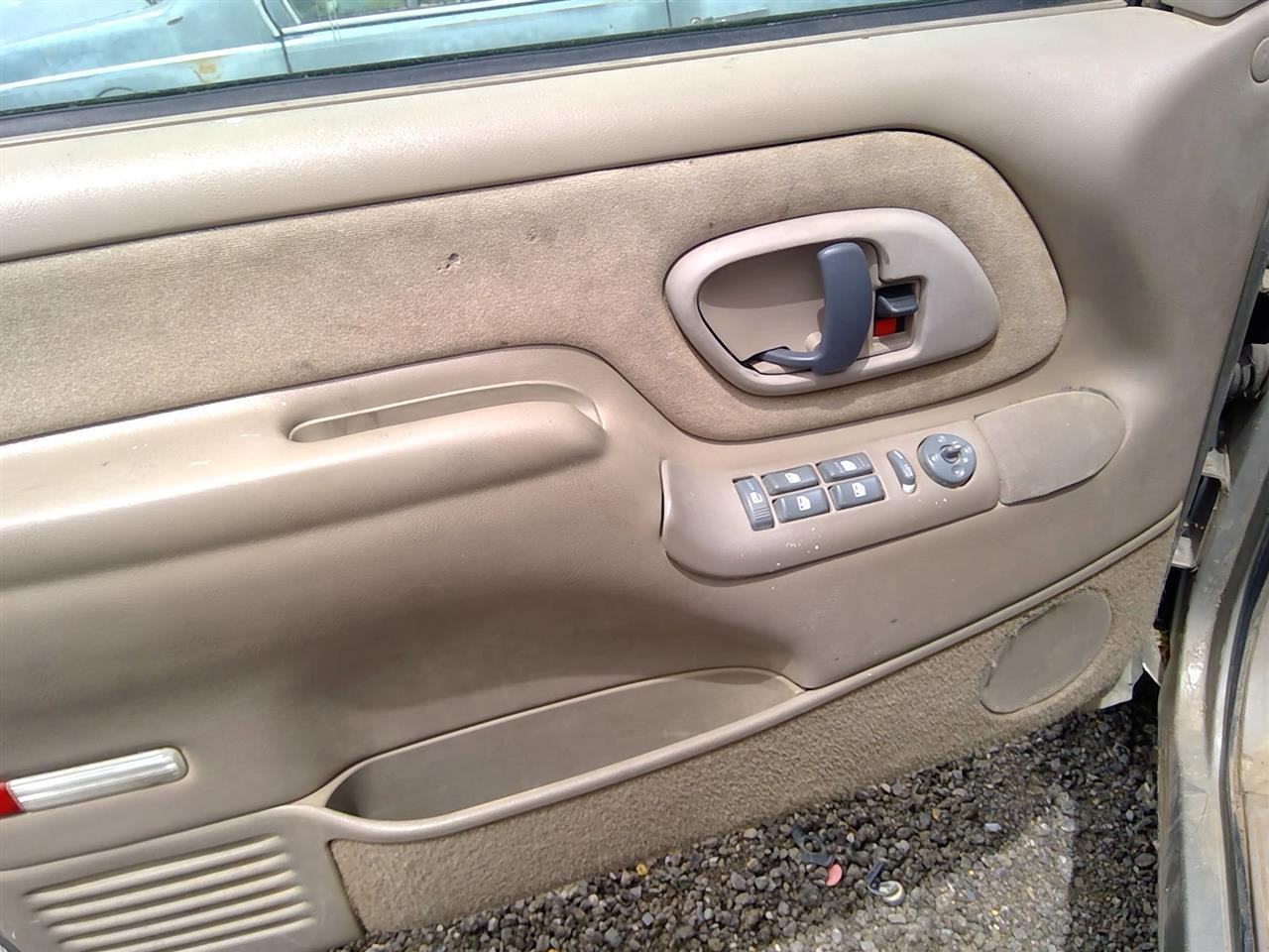 https://f005.backblazeb2.com/file/img-partshotlines-com/Inventory/SW52/Vehicle/21290_02.jpg