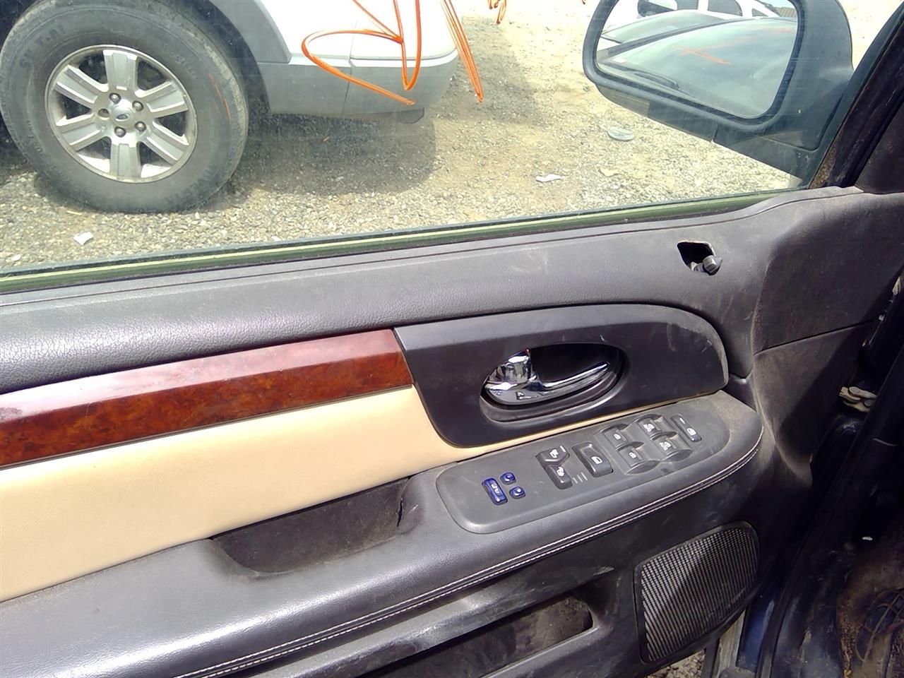 https://f005.backblazeb2.com/file/img-partshotlines-com/Inventory/SW52/Vehicle/21295_02.jpg