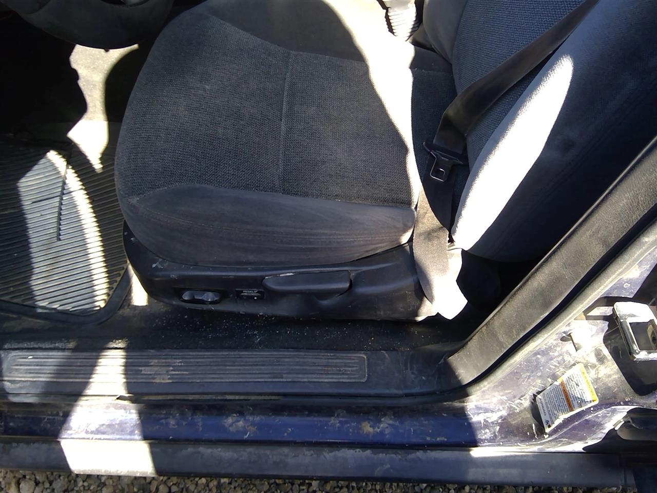 https://f005.backblazeb2.com/file/img-partshotlines-com/Inventory/SW52/Vehicle/21299_03.jpg