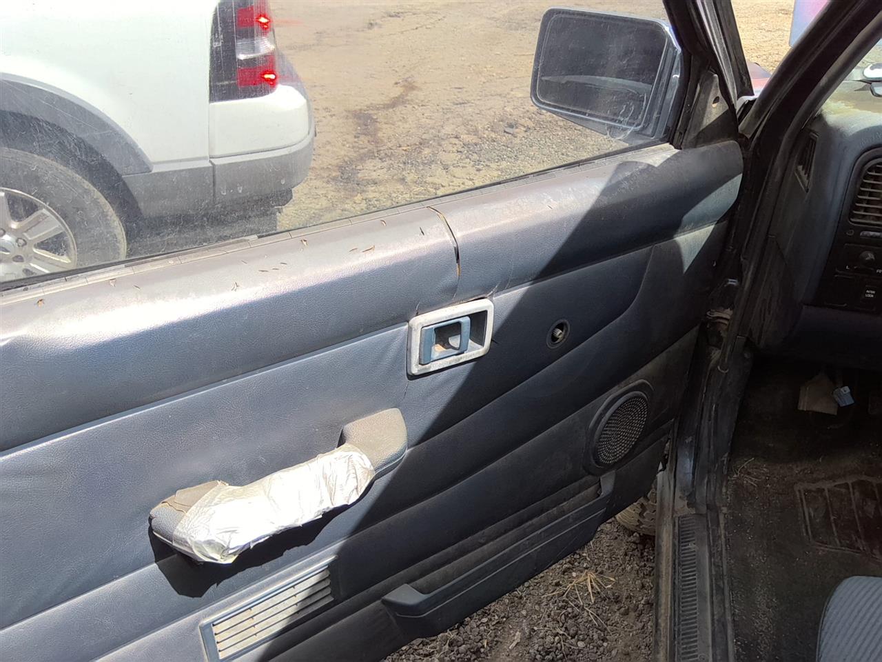 https://f005.backblazeb2.com/file/img-partshotlines-com/Inventory/SW52/Vehicle/21329_02.jpg