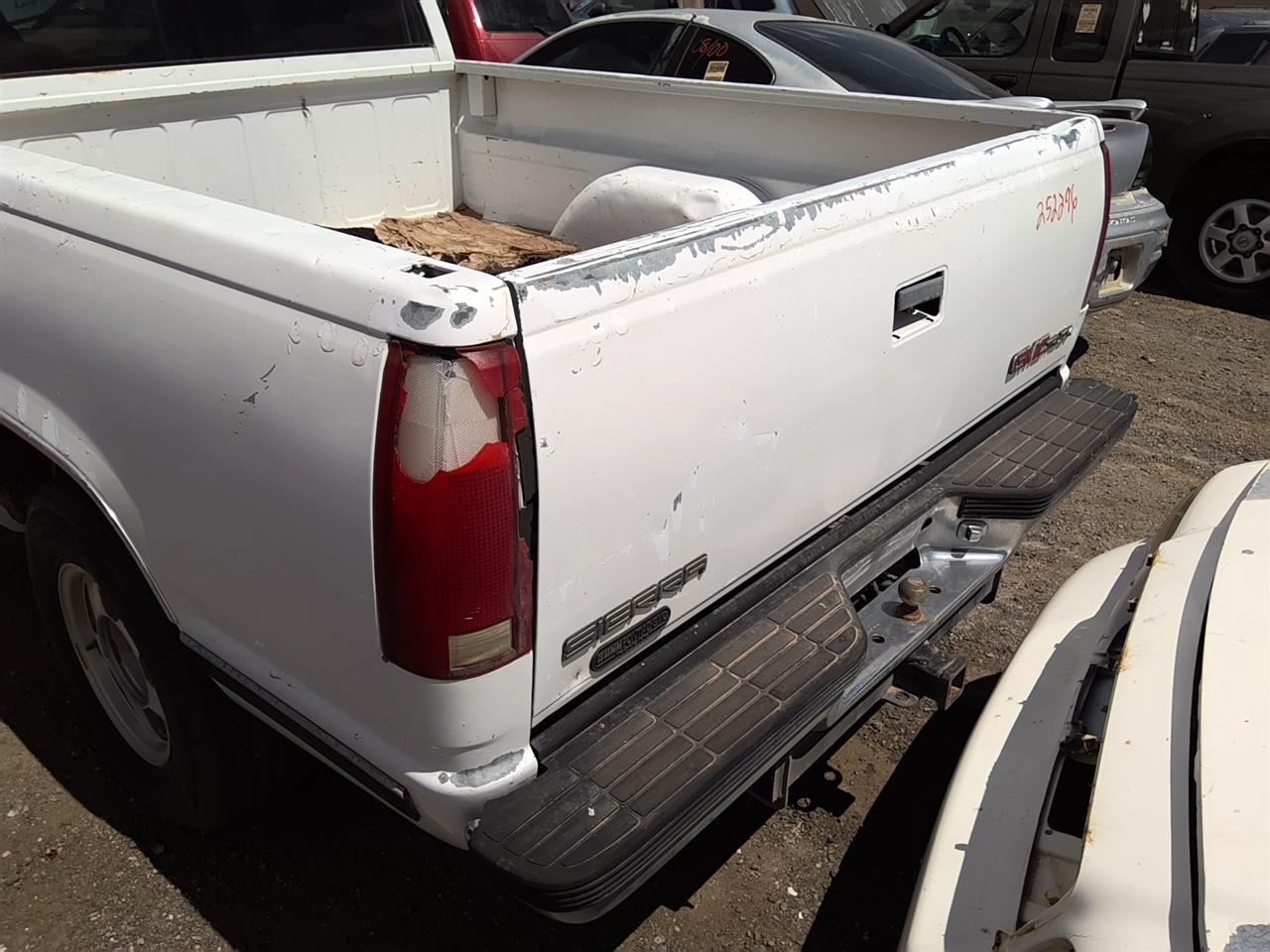 https://f005.backblazeb2.com/file/img-partshotlines-com/Inventory/SW52/Vehicle/21362_13.jpg