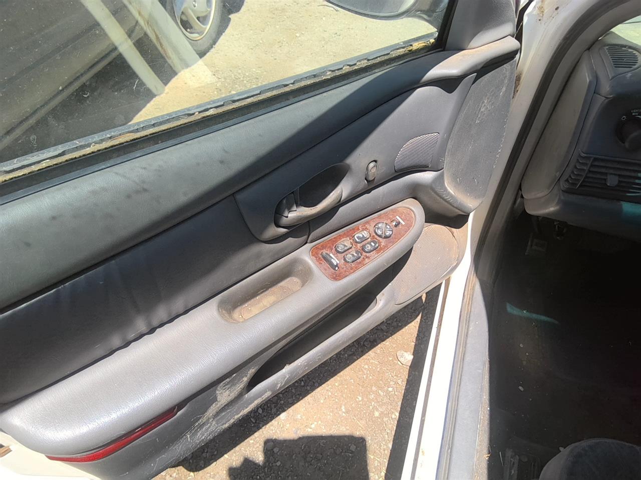 https://f005.backblazeb2.com/file/img-partshotlines-com/Inventory/SW52/Vehicle/21390_02.jpg