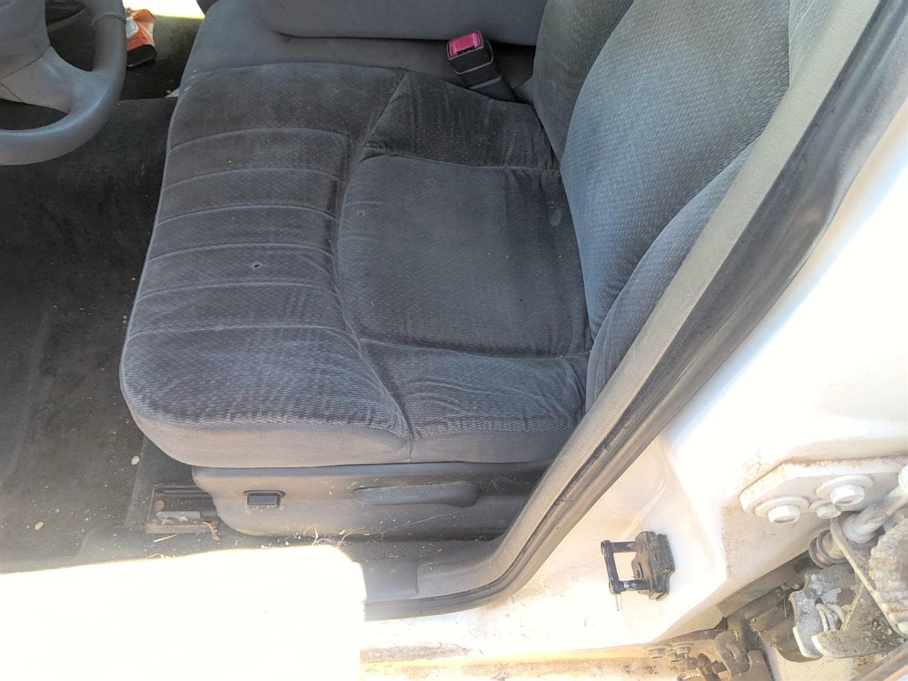 https://f005.backblazeb2.com/file/img-partshotlines-com/Inventory/SW52/Vehicle/21390_03.jpg