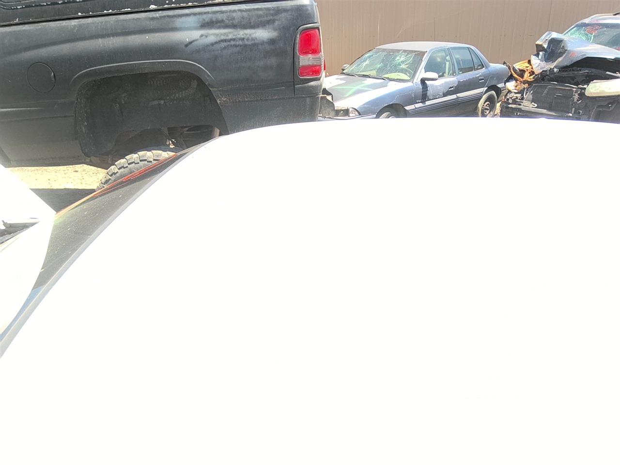 https://f005.backblazeb2.com/file/img-partshotlines-com/Inventory/SW52/Vehicle/21390_04.jpg