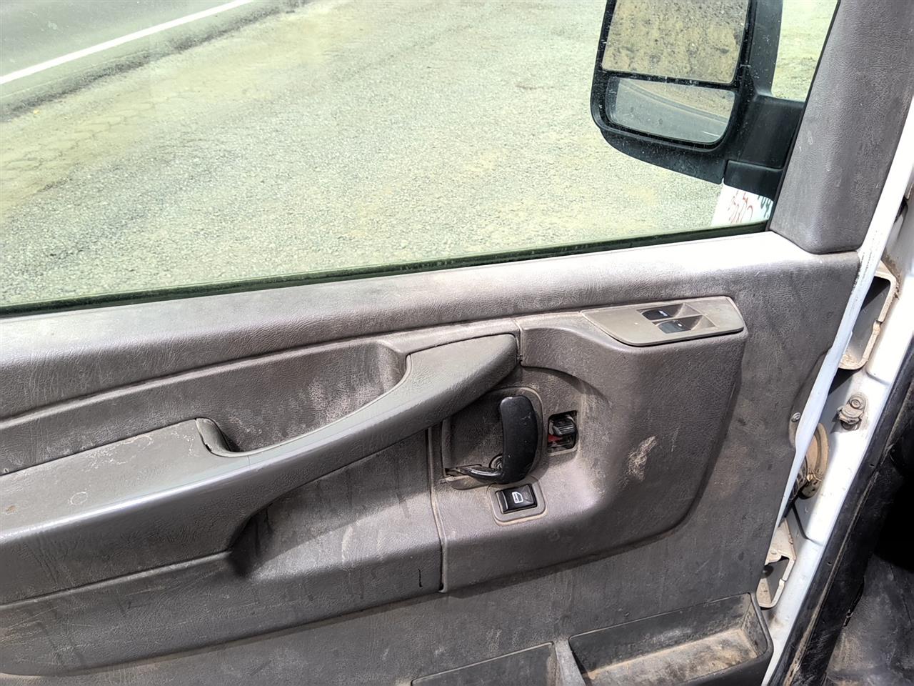 https://f005.backblazeb2.com/file/img-partshotlines-com/Inventory/SW52/Vehicle/21404_02.jpg
