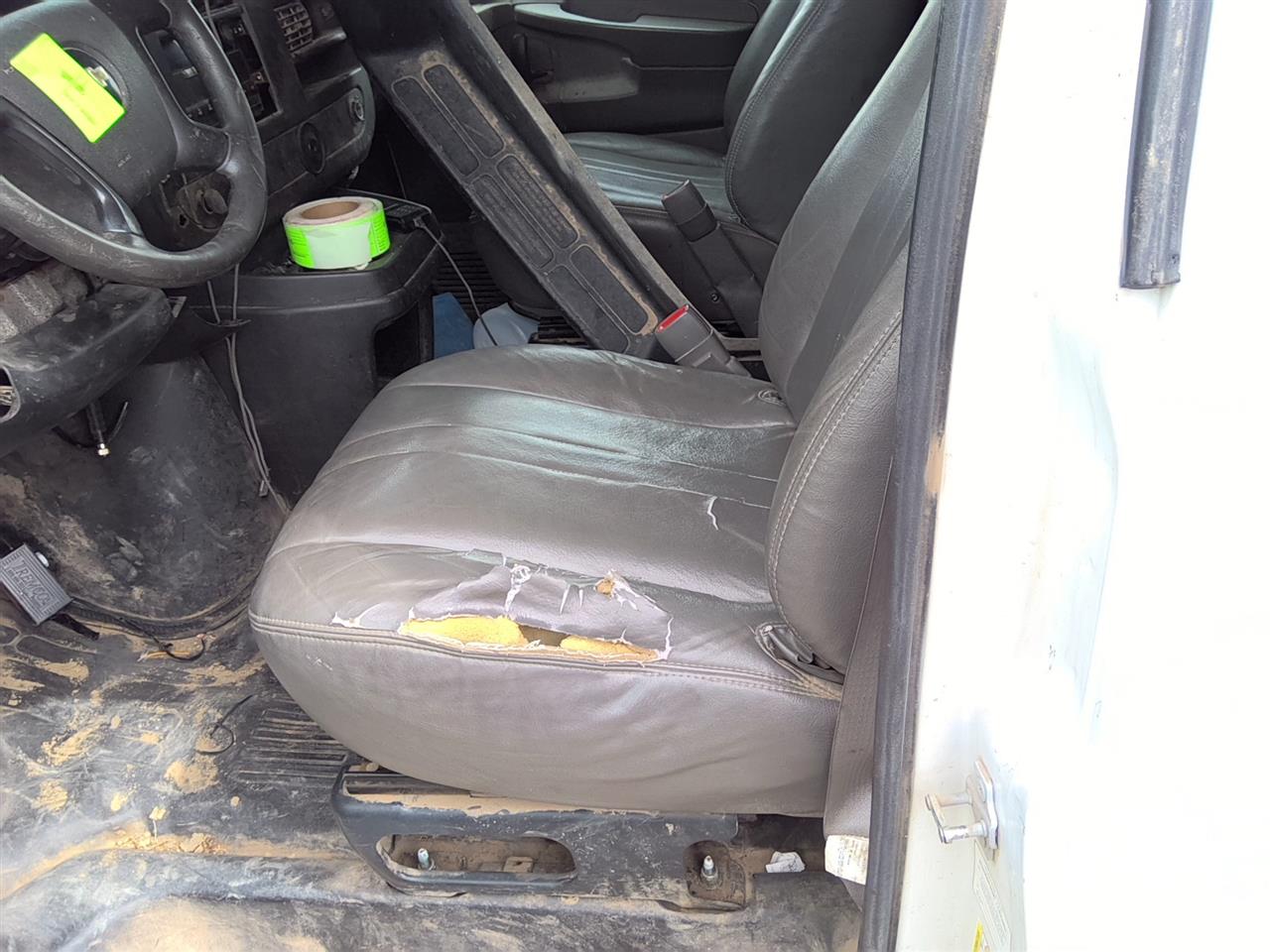 https://f005.backblazeb2.com/file/img-partshotlines-com/Inventory/SW52/Vehicle/21404_04.jpg