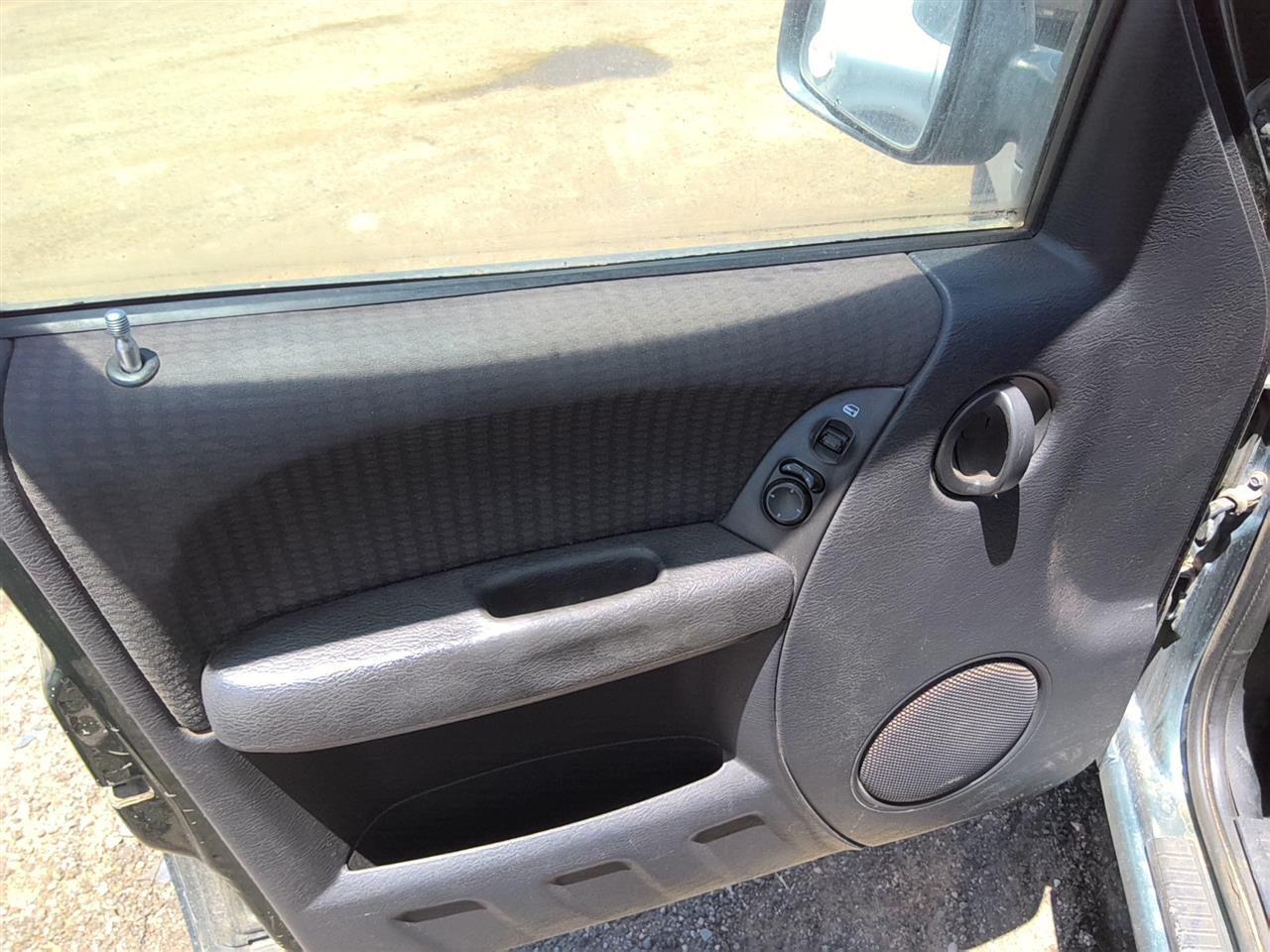 https://f005.backblazeb2.com/file/img-partshotlines-com/Inventory/SW52/Vehicle/21445_02.jpg