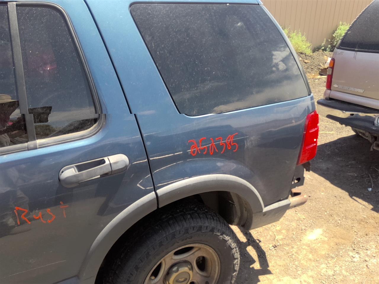 https://f005.backblazeb2.com/file/img-partshotlines-com/Inventory/SW52/Vehicle/21452_13.jpg