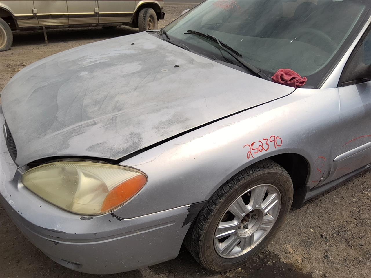 https://f005.backblazeb2.com/file/img-partshotlines-com/Inventory/SW52/Vehicle/21457_09.jpg