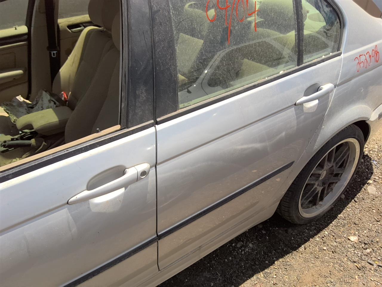 https://f005.backblazeb2.com/file/img-partshotlines-com/Inventory/SW52/Vehicle/21465_12.jpg