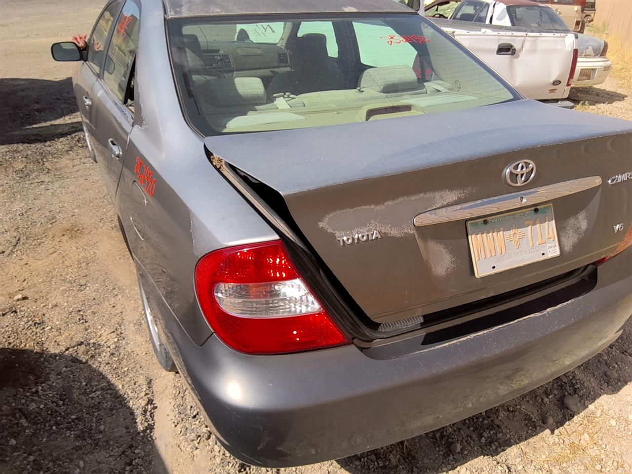 https://f005.backblazeb2.com/file/img-partshotlines-com/Inventory/SW52/Vehicle/21498_13.jpg